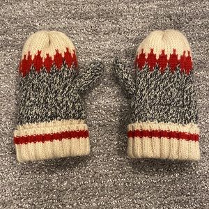 Roots chunky toddler mittens lined with fleece, new without tags, size 3-5 years
